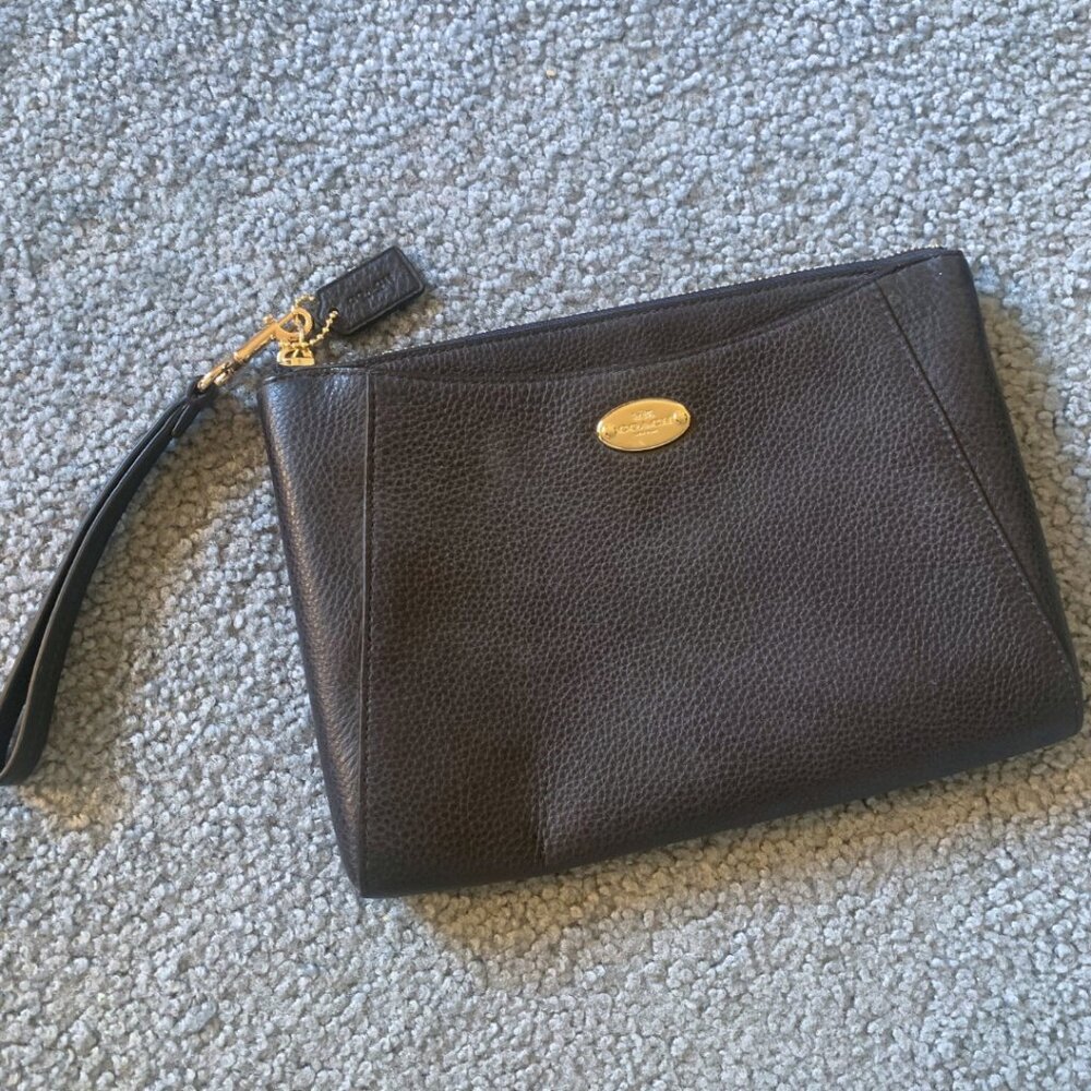 COACH DARK NAVY BLUE PEBBLED LEATHER CLUTCH WITH WRISTLET STRAP